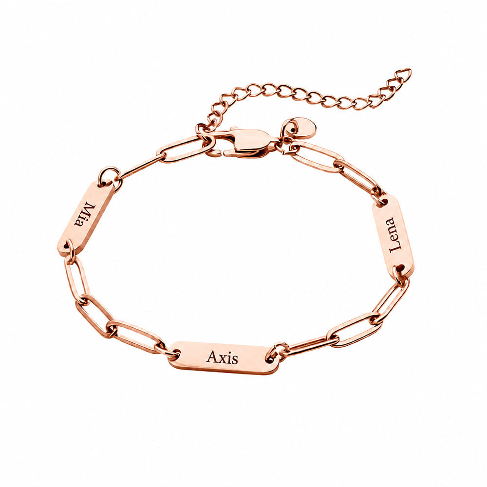 Personalisiertes Familienarmband mit Namensanhängern