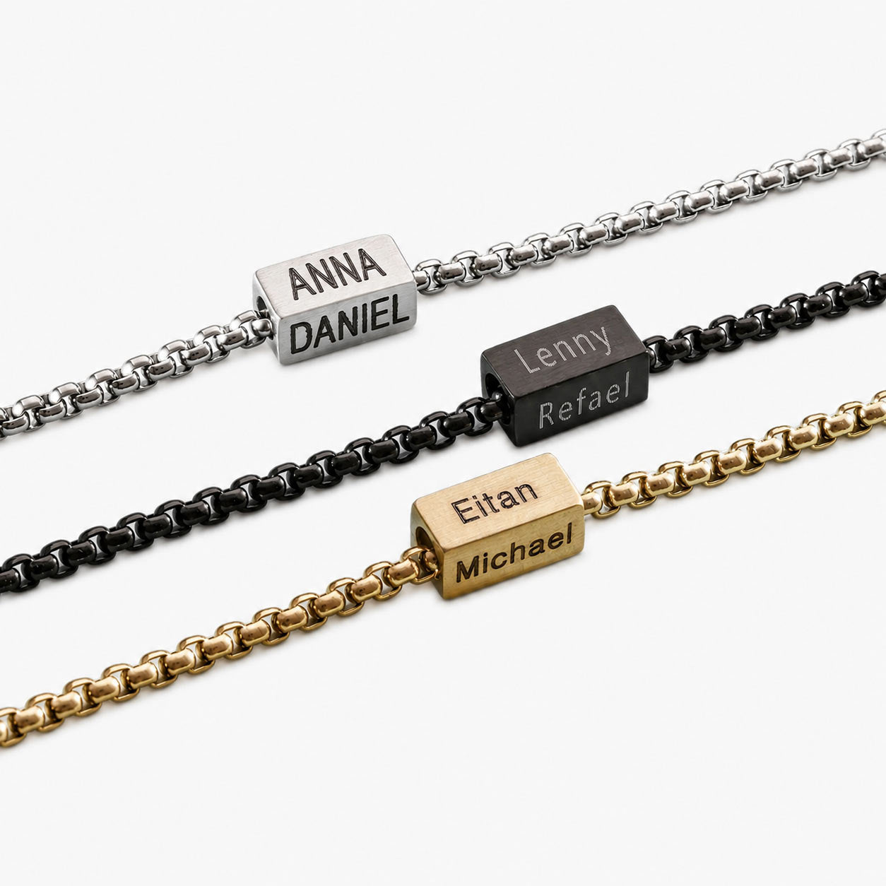 Personalisiertes Würfelarmband mit Namen