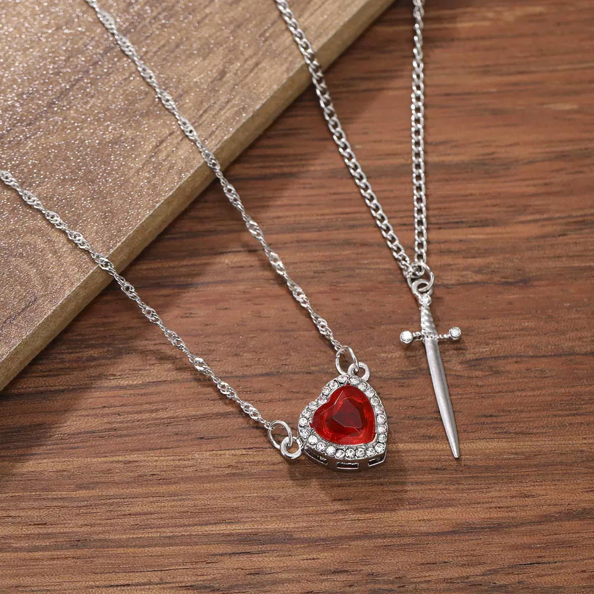 Herz & Schwert Halsketten Set