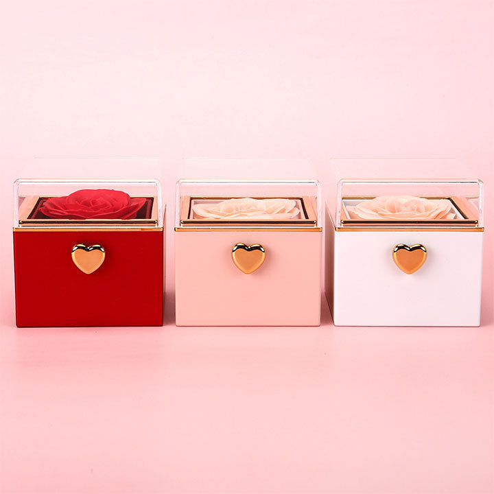 Überraschung-Rosenbox - 18k Doppel-Herzkette mit Gravur