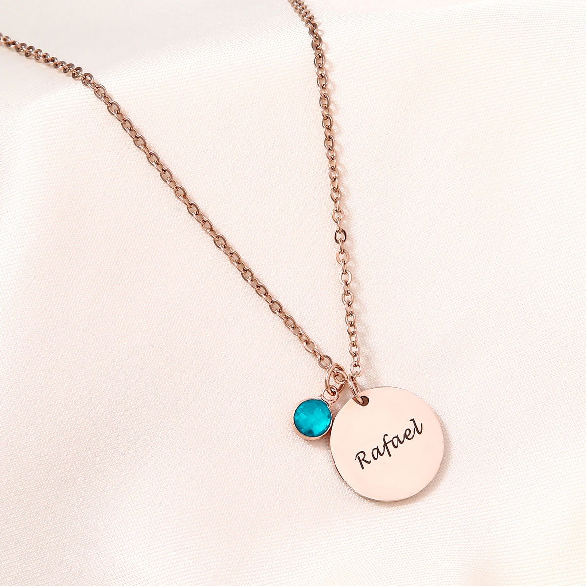 Individuelle Namenskette mit Geburtsstein