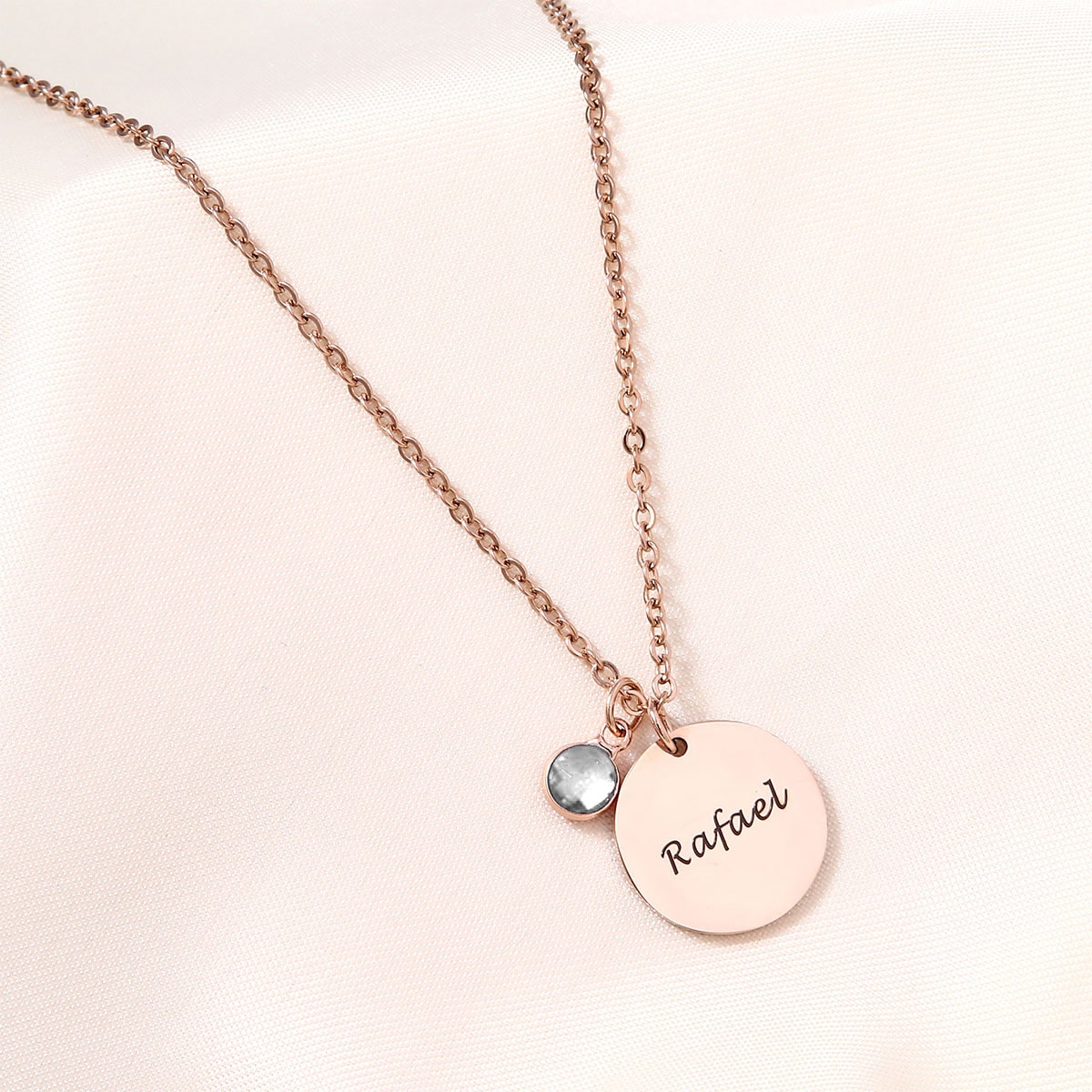 Individuelle Namenskette mit Geburtsstein