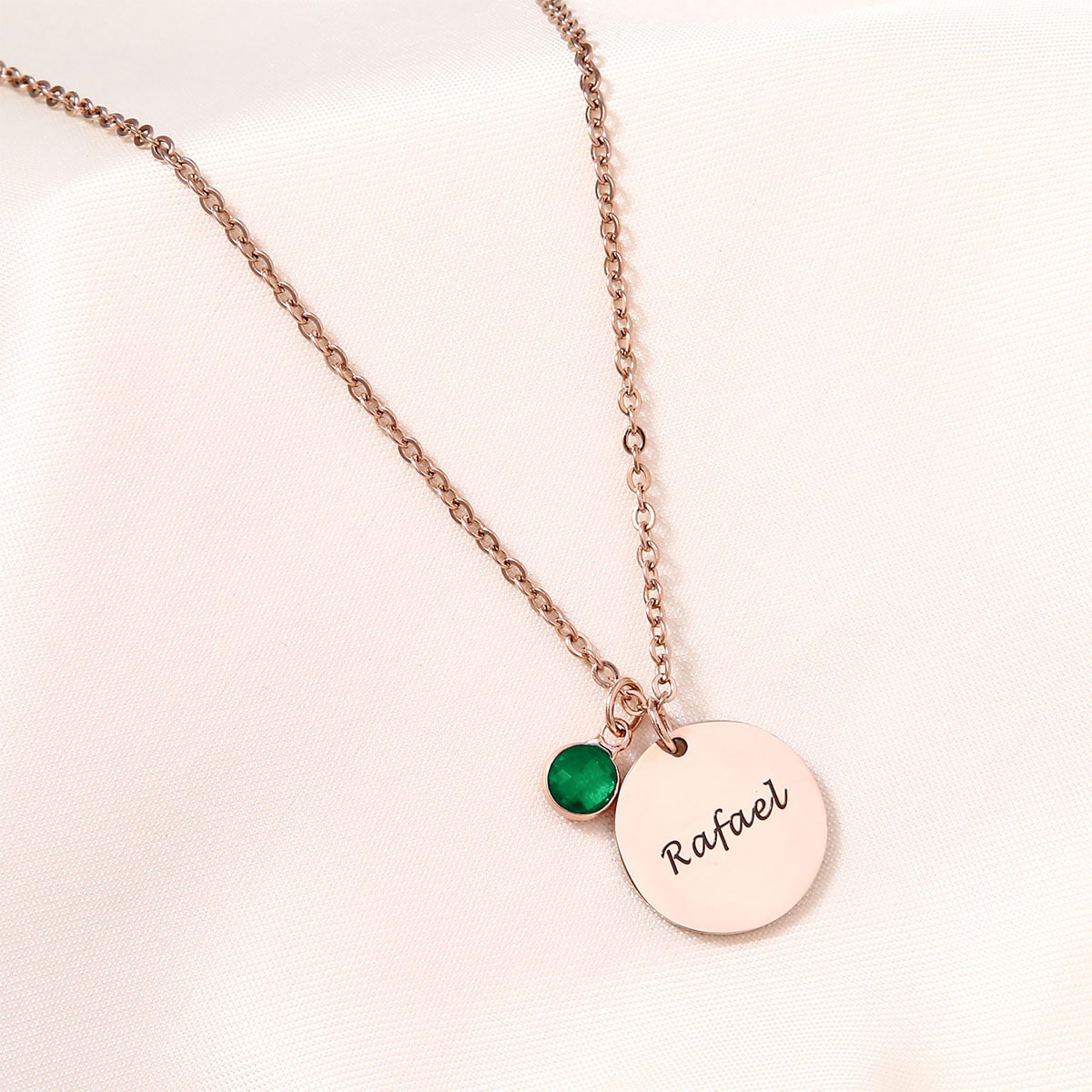 Individuelle Namenskette mit Geburtsstein