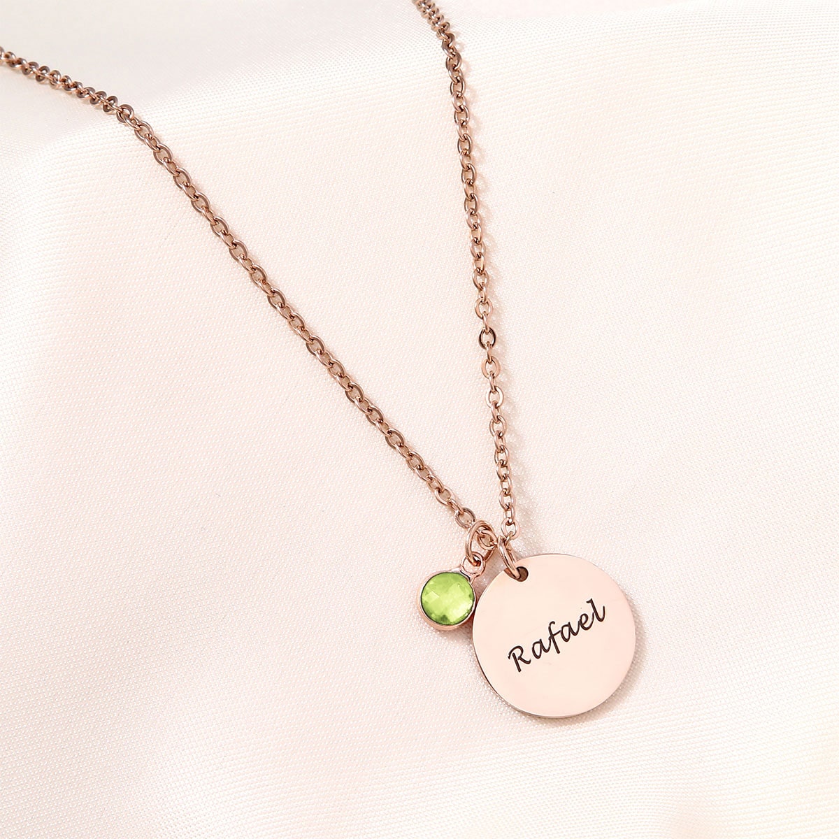 Individuelle Namenskette mit Geburtsstein