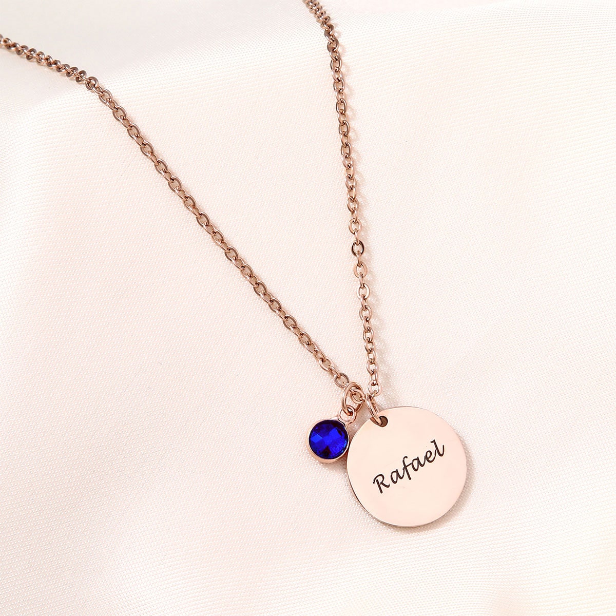 Individuelle Namenskette mit Geburtsstein