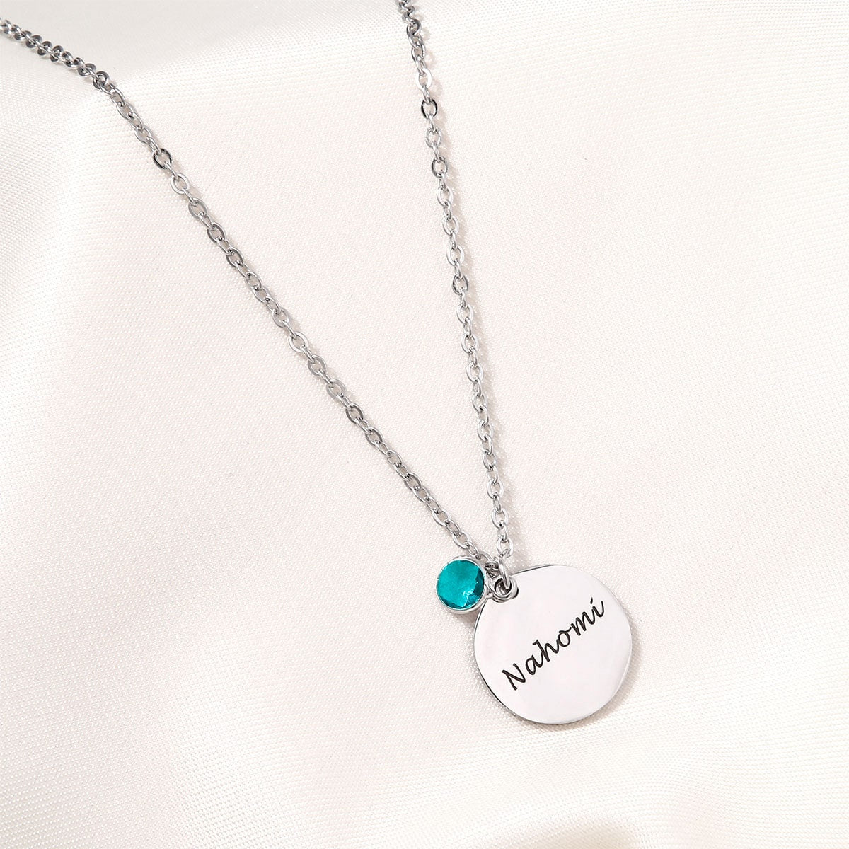 Individuelle Namenskette mit Geburtsstein