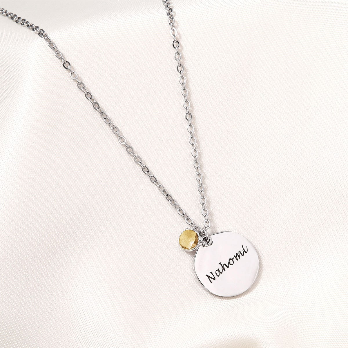 Individuelle Namenskette mit Geburtsstein