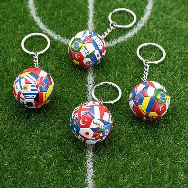 Fußball Schlüsselanhänger mit Länderflaggen – Mini Fußball Anhänger mit Schlüsselring