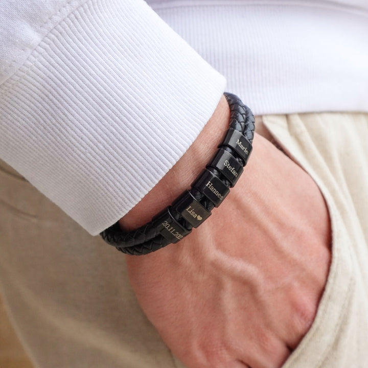 Lederarmband mit gravierten Beads