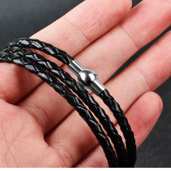 Personalisiertes Lederarmband mit Namensringen