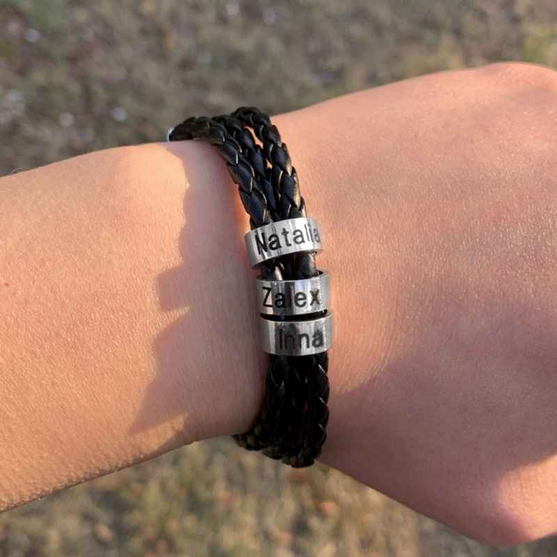 Personalisiertes Lederarmband mit Namensringen