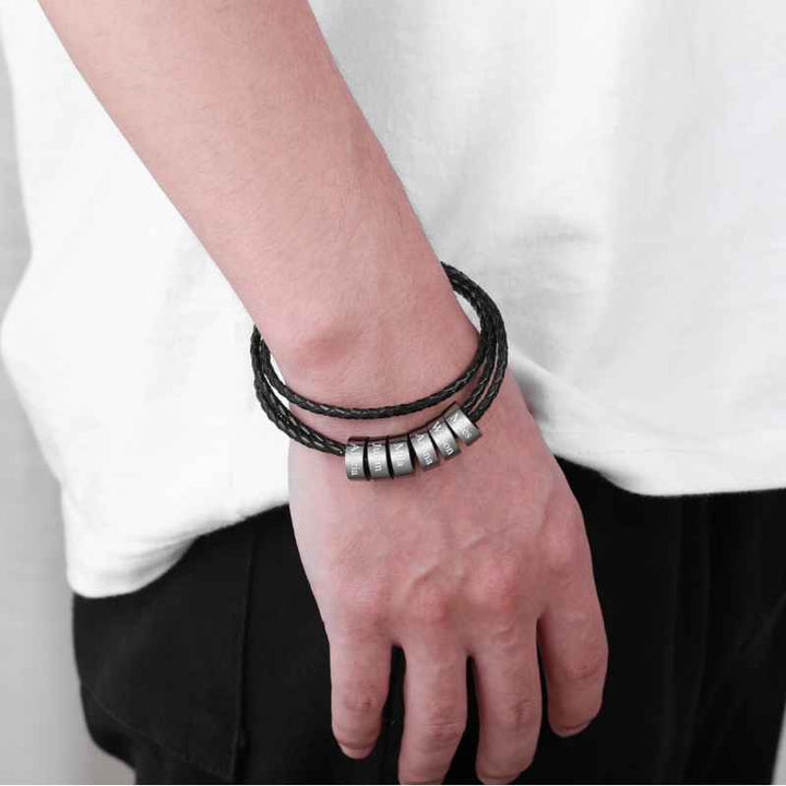 Personalisiertes Lederarmband mit Namensringen