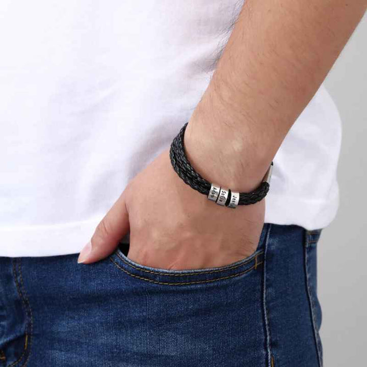 Personalisiertes Lederarmband mit Namensringen