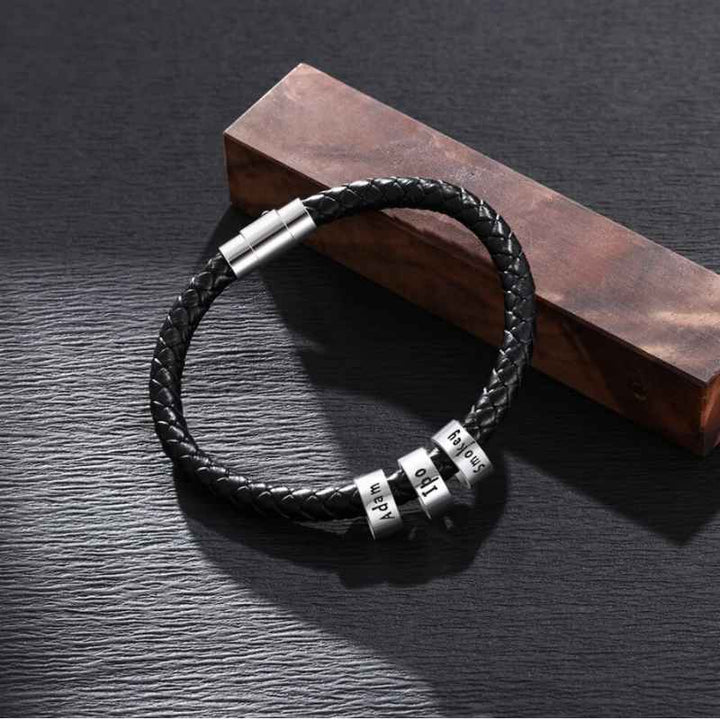 Personalisiertes Lederarmband mit Namensringen