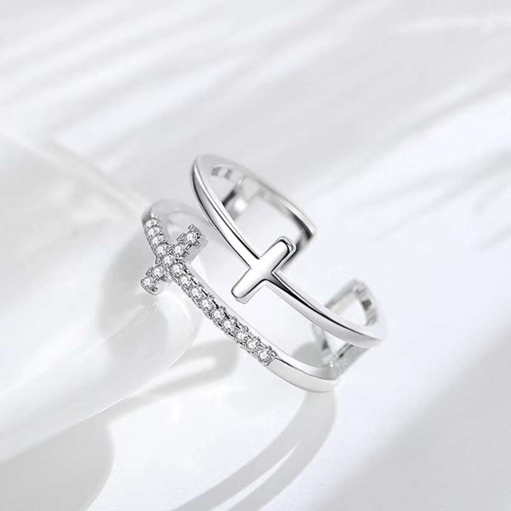 Verstellbarer Kreuz Ring - Cubic Zirkonia Steine