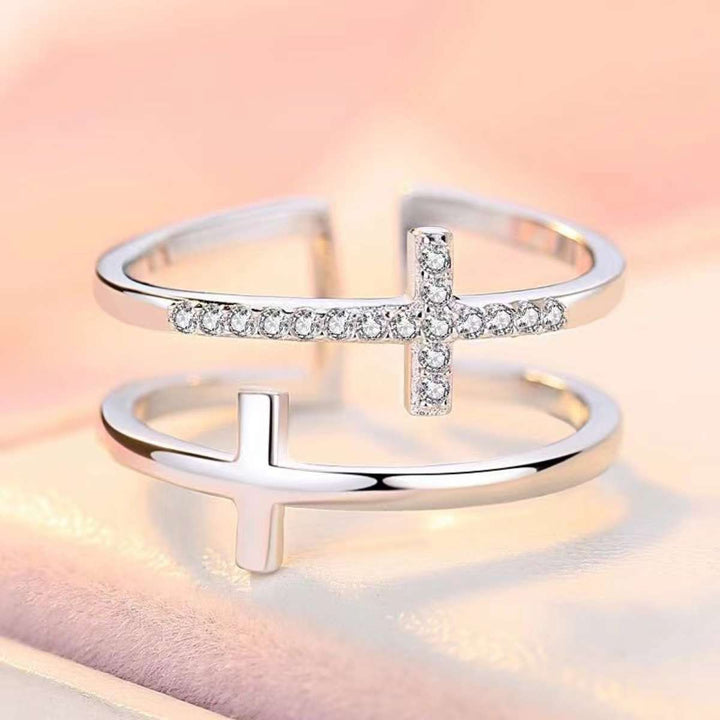 Verstellbarer Kreuz Ring - Cubic Zirkonia Steine