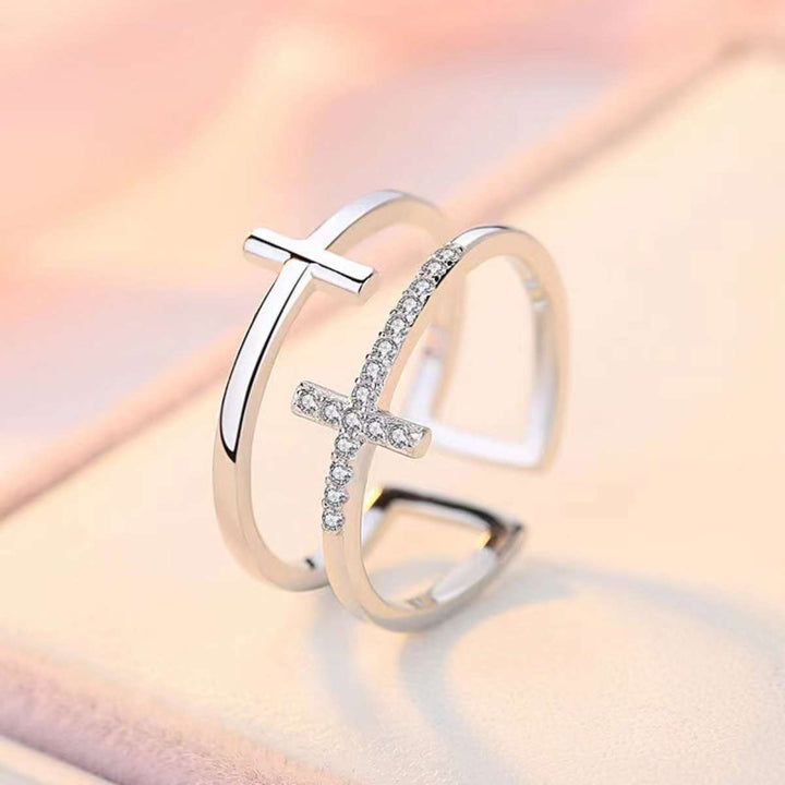 Verstellbarer Kreuz Ring - Cubic Zirkonia Steine